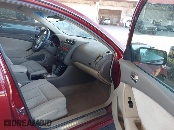 2007 Nissan Altima 2.5 with VIN 1N4AL21E67N497172, listed as a IAAI auction lot 41685655 with 84,140 mi miles. Bid and sale history available at carsss.com. Image 5.