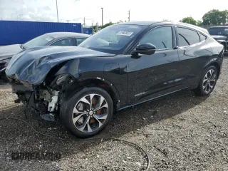2023 Ford Mustang Mach-E Premium z VIN 3FMTK3SU6PMA98088, wystawiony jako Copart lot #59276155 z przebiegiem 30 486 mil mil oraz Nie do naprawy • Non repairable. Historia ofert i sprzedaży dostępna na DreamBid. Obrazek 1.