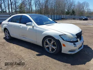 2013 Mercedes-Benz S-Class S 550 with VIN WDDNG9EB1DA519189, listed as a IAAI auction lot 41854176 with 114,033 mi miles. Bid and sale history available at carsss.com. Image 1.