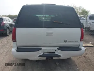 2000 Cadillac Escalade z VIN 1GYEK63R1YR207043, wystawiony jako IAAI lot #42139944 z przebiegiem 225 265 mil mil oraz . Historia ofert i sprzedaży dostępna na DreamBid. Obrazek 16.