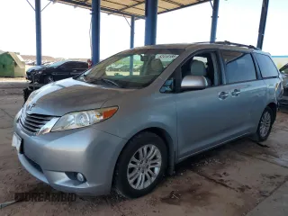 2017 Toyota Sienna XLE Auto Access Seat with VIN 5TDYZ3DC9HS803932, listed as a Copart auction lot 62410185 with 83,950 mi miles and Salvage title. Bid and sale history available at DreamBid. Image 1.