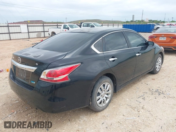 2014 Nissan Altima SV with VIN 1N4AL3AP1EN360421, listed as a IAAI auction lot 42065835 with 189,998 mi miles and . Bid and sale history available at DreamBid. Image 4.
