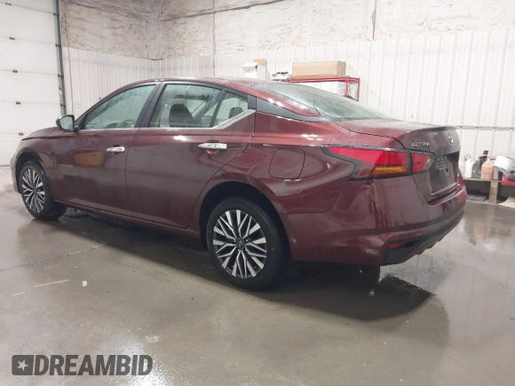 2025 Nissan Altima SV with VIN 1N4BL4DW8SN363079, listed as a IAAI auction lot 42058216 with 1,187 mi miles and . Bid and sale history available at DreamBid. Image 3.