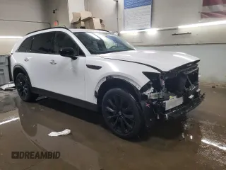 2025 Mazda CX-90 Premium Sport z VIN JM3KKCHD0S1197381, wystawiony jako Copart lot #51160735 z przebiegiem 5112 mil mil oraz Szkody całkowita. Historia ofert i sprzedaży dostępna na DreamBid. Obrazek 4.