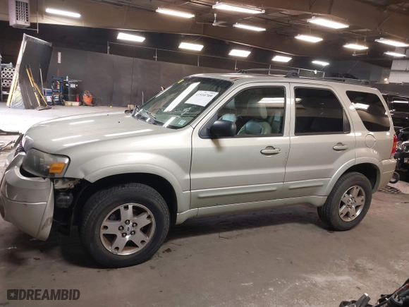 2005 Ford Escape Limited with VIN 1FMYU94195KB62327, listed as a IAAI auction lot 41910709 with 116,086 mi miles. Bid and sale history available at carsss.com. Image 15.