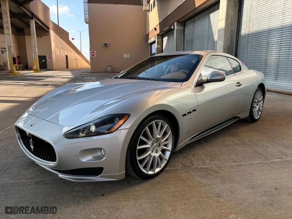 2012 Maserati GranTurismo S with VIN ZAM45KLA6C0066006, listed as a Copart auction lot 88821265 with 16,914 mi miles and Salvage Title. Bid and sale history available at carsss.com. Image 2.