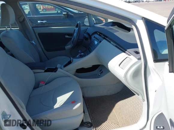 2011 Toyota Prius I with VIN JTDKN3DU1B0270124, listed as a IAAI auction lot 41871546 with 272,088 mi miles. Bid and sale history available at carsss.com. Image 5.