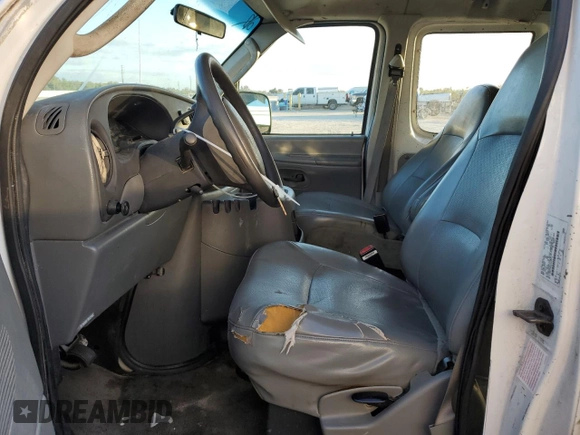 2004 Ford Econoline Cargo with VIN 1FTRE14W54HA59713, listed as a Copart auction lot 80306004 with 261,191 mi miles and Salvage Title. Bid and sale history available at carsss.com. Image 7.