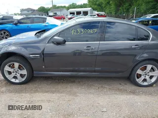2008 Pontiac G8 GT z VIN 6G2EC57Y28L124035, wystawiony jako IAAI lot #42330027 z przebiegiem 82 106 mil mil oraz . Historia ofert i sprzedaży dostępna na DreamBid. Obrazek 14.