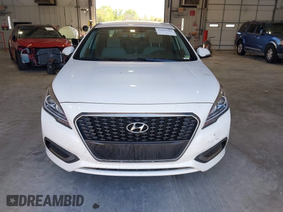 2016 Hyundai Sonata Hybrid SE with VIN KMHE24L15GA009241, listed as a IAAI auction lot 42083395 with 127,068 mi miles. Bid and sale history available at carsss.com. Image 12.