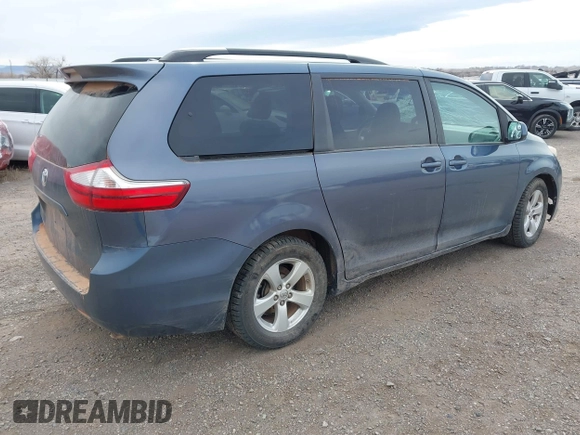 2015 Toyota Sienna LE AAS z VIN 5TDKK3DC0FS557747, wystawiony jako IAAI lot #41761226 z przebiegiem 197 705 mil mil oraz . Historia ofert i sprzedaży dostępna na DreamBid. Obrazek 4.