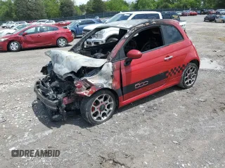 2013 FIAT 500 Sport z VIN 3C3CFFBR3DT529403, wystawiony jako Copart lot #55700425 z przebiegiem Nie podano mil oraz Szkoda całkowita • Salvage title. Historia ofert i sprzedaży dostępna na DreamBid. Obrazek 1.