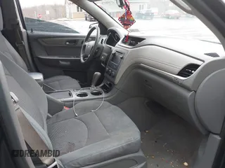 2014 Chevrolet Traverse LS z VIN 1GNKVFED4EJ113130, wystawiony jako IAAI lot #41950978 z przebiegiem 140 822 mil mil oraz . Historia ofert i sprzedaży dostępna na DreamBid. Obrazek 5.