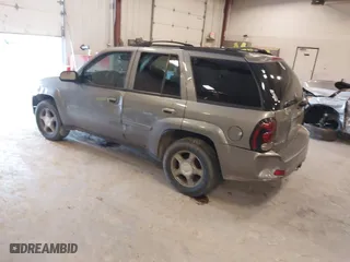 2008 Chevrolet TrailBlazer LT w/3LT with VIN 1GNDS13S182224559, listed as a IAAI auction lot 41990399 with 262,049 mi miles. Bid and sale history available at carsss.com. Image 3.