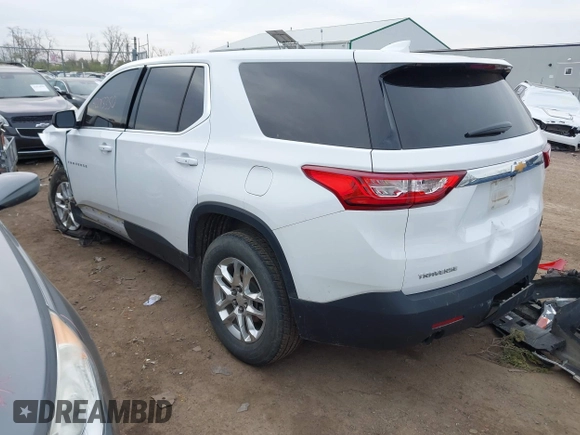 2020 Chevrolet Traverse LS z VIN 1GNERFKW7LJ258845, wystawiony jako IAAI lot #42013350 z przebiegiem 106 649 mil mil oraz . Historia ofert i sprzedaży dostępna na DreamBid. Obrazek 3.