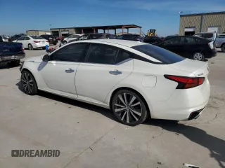 2019 Nissan Altima 2.5 Platinum with VIN 1N4BL4FV3KC114933, listed as a Copart auction lot 82250244 with 71,788 mi miles and Salvage Title. Bid and sale history available at carsss.com. Image 2.