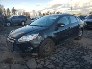 2013 Ford Focus SE with VIN 1FADP3F24DL314090, listed as a Copart auction lot 80636494 with 136,706 mi miles and Salvage Title. Bid and sale history available at carsss.com. Image 1.