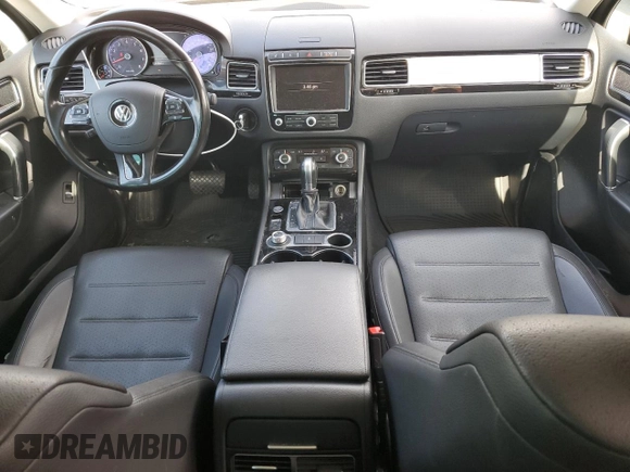 2017 Volkswagen Touareg Sport with VIN WVGEF7BP9HD004779, listed as a Copart auction lot 53530135 with 224,866 mi miles and Clean Title. Bid and sale history available at DreamBid. Image 8.