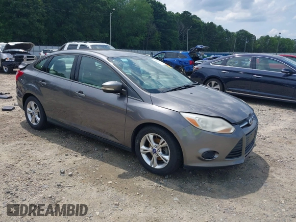 2013 Ford Focus SE z VIN 1FADP3F27DL267203, wystawiony jako IAAI lot #42470614 z przebiegiem 180 153 mil mil oraz . Historia ofert i sprzedaży dostępna na DreamBid. Obrazek 1.