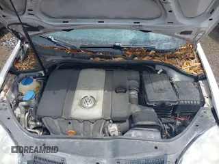 2009 Volkswagen Jetta Sedan SE with VIN 3VWRM71K19M076953, listed as a IAAI auction lot 42110365 with 182,208 mi miles. Bid and sale history available at carsss.com. Image 10.