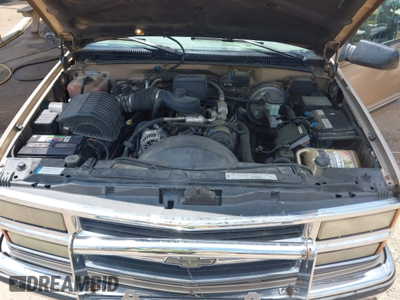 1999 Chevrolet Suburban with VIN 1GNFK16RXXJ416360, listed as a IAAI auction lot 42670294 with 319,691 mi miles and . Bid and sale history available at DreamBid. Image 10.
