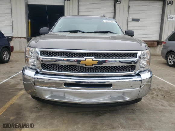 2013 Chevrolet Silverado 1500 LT with VIN 1GCRCSE03DZ274653, listed as a Copart auction lot 50017905 with 105,728 mi miles and Salvage Title. Bid and sale history available at carsss.com. Image 5.