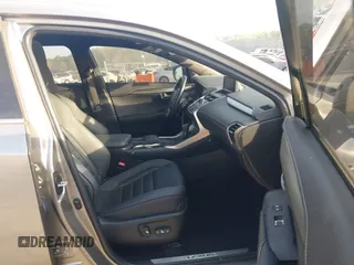2021 Lexus NX 300 F Sport z VIN JTJSARBZ1M2193319, wystawiony jako IAAI lot #41876755 z przebiegiem 30 332 mil mil oraz . Historia ofert i sprzedaży dostępna na DreamBid. Obrazek 5.