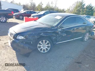 2010 Volvo S80 I6 with VIN YV1960AS8A1128613, listed as a IAAI auction lot 41476987 with 209,453 mi miles. Bid and sale history available at carsss.com. Image 2.