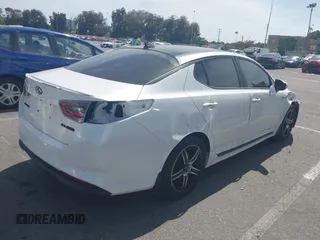 2016 Kia Optima EX z VIN KNAGN4ADXG5098506, wystawiony jako IAAI lot #42213999 z przebiegiem 126 220 mil mil oraz . Historia ofert i sprzedaży dostępna na DreamBid. Obrazek 4.