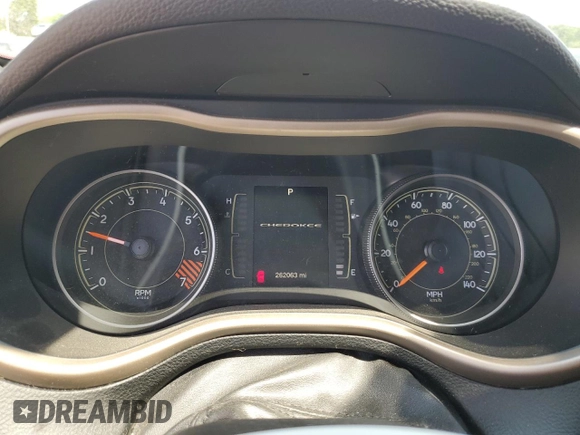 2015 Jeep Cherokee Latitude with VIN 1C4PJMCB6FW644818, listed as a Copart auction lot 62888835 with 262,063 mi miles and Salvage title. Bid and sale history available at DreamBid. Image 9.