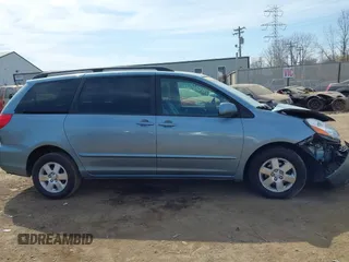 2006 Toyota Sienna XLE with VIN 5TDZA22C66S427793, listed as a IAAI auction lot 41804276 with 118,718 mi miles. Bid and sale history available at carsss.com. Image 13.
