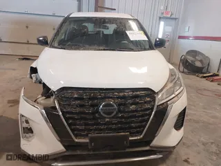 2021 Nissan Kicks S with VIN 3N1CP5BVXML479103, listed as a IAAI auction lot 41827652 with 110,394 mi miles. Bid and sale history available at carsss.com. Image 12.