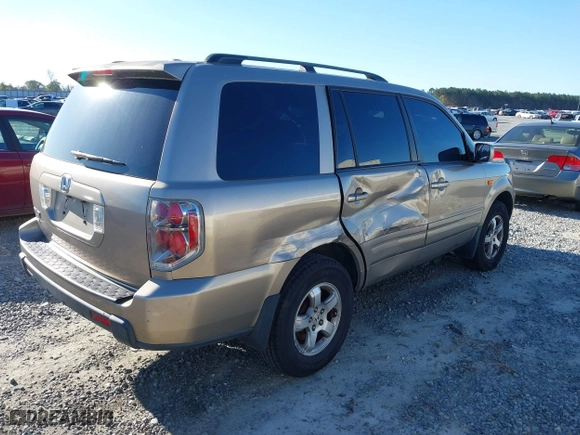 2007 Honda Pilot EX-L with VIN 5FNYF28537B024558, listed as a IAAI auction lot 41806196 with 196,256 mi miles. Bid and sale history available at carsss.com. Image 6.