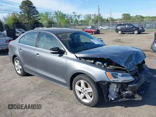 2013 Volkswagen Jetta TDI w/Premium с VIN 3VWLL7AJ6DM291317, выставлен на аукционе IAAI как лот 42091621 с пробегом 169 448 миль миль и . История ставок и продаж доступна на DreamBid. Изображение 1.