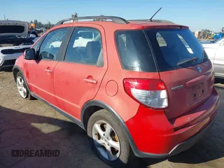 2008 Suzuki SX4 Regional Edition z VIN JS2YA413585103516, wystawiony jako IAAI lot #41858485 z przebiegiem 164 337 mil mil oraz . Historia ofert i sprzedaży dostępna na DreamBid. Obrazek 3.