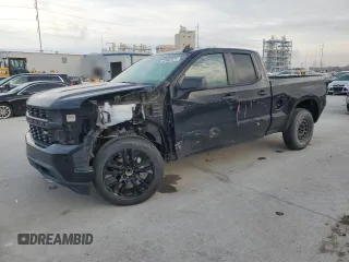 2020 Chevrolet Silverado 1500 Custom with VIN 1GCRWBEF9LZ258712, listed as a Copart auction lot 42992025 with 61,300 mi miles and Salvage Title. Bid and sale history available at carsss.com. Image 1.