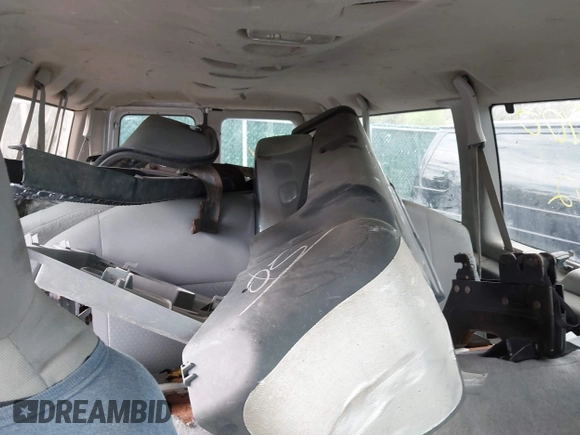 2014 Ford Econoline Passenger XL z VIN 1FBNE3BL3EDA67454, wystawiony jako IAAI lot #42186097 z przebiegiem Nie podano mil oraz . Historia ofert i sprzedaży dostępna na DreamBid. Obrazek 8.