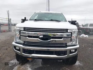 2017 Ford F-250 Lariat z VIN 1FT7W2B68HED64529, wystawiony jako IAAI lot #41670854 z przebiegiem 186 468 mil mil oraz . Historia ofert i sprzedaży dostępna na DreamBid. Obrazek 12.