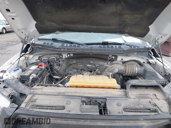 2016 Ford F-150 XL with VIN 1FTMF1C85GKE18267, listed as a IAAI auction lot 41921826 with 122,686 mi miles. Bid and sale history available at carsss.com. Image 10.