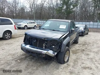 2004 Chevrolet Colorado LS Z85 with VIN 1GCDT196848111585, listed as a IAAI auction lot 41798106 with 334,376 mi miles. Bid and sale history available at carsss.com. Image 6.