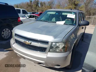 2007 Chevrolet Suburban LT with VIN 1GNFK16397R188641, listed as a IAAI auction lot 41476819 with 209,792 mi miles. Bid and sale history available at carsss.com. Image 2.