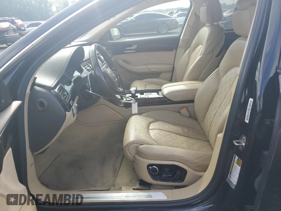 2015 Audi A8 3.0T z VIN WAU3GAFD6FN036423, wystawiony jako Copart lot #60436925 z przebiegiem 161 677 mil mil oraz Szkoda całkowita • Salvage title. Historia ofert i sprzedaży dostępna na DreamBid. Obrazek 7.