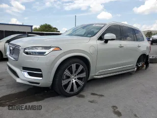 2021 Volvo XC90 Inscription Expression with VIN YV4BR00L5M1756476, listed as a Copart auction lot 58177035 with 45,699 mi miles and Salvage title. Bid and sale history available at DreamBid. Image 1.