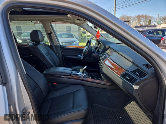 2011 BMW X5 35i with VIN 5UXZV4C54BL410887, listed as a Copart auction lot 52511755 with 111,777 mi miles and Clean Title. Bid and sale history available at carsss.com. Image 5.