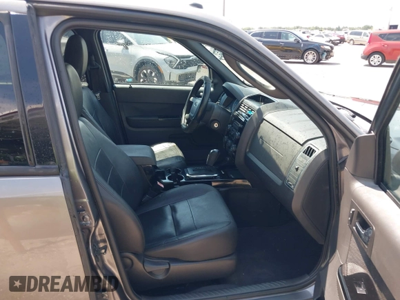 2010 Ford Escape Limited z VIN 1FMCU9EG5AKC61203, wystawiony jako IAAI lot #42334919 z przebiegiem 184 243 mil mil oraz . Historia ofert i sprzedaży dostępna na DreamBid. Obrazek 5.
