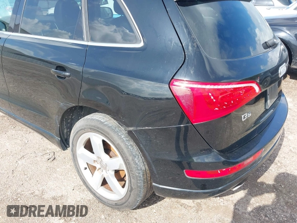 2010 Audi Q5 Premium Plus z VIN WA1LKAFP9AA081331, wystawiony jako IAAI lot #42735716 z przebiegiem 180 311 mil mil oraz . Historia ofert i sprzedaży dostępna na DreamBid. Obrazek 6.
