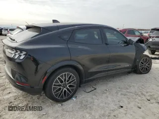2024 Ford Mustang Mach-E Premium z VIN 3FMTK3R78RMA23282, wystawiony jako Copart lot #88931835 z przebiegiem Nie podano mil oraz Szkoda całkowita • Salvage title. Historia ofert i sprzedaży dostępna na DreamBid. Obrazek 3.