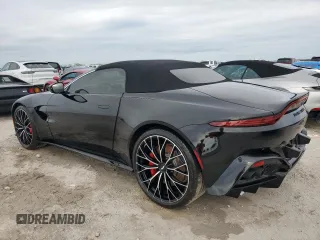 2023 Aston Martin Vantage z VIN SCFSMGBW9PGP08760, wystawiony jako Copart lot #74983814 z przebiegiem 1916 mil mil oraz Nie do naprawy. Historia ofert i sprzedaży dostępna na DreamBid. Obrazek 2.