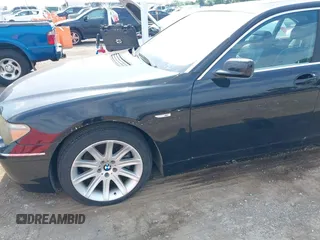 2004 BMW 7 Series 745Li z VIN WBAGN63464DS51067, wystawiony jako IAAI lot #42681232 z przebiegiem 125 088 mil mil oraz . Historia ofert i sprzedaży dostępna na DreamBid. Obrazek 6.