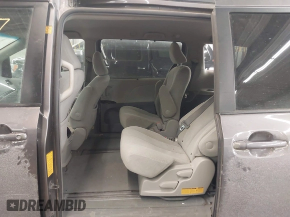 2011 Toyota Sienna LE AAS with VIN 5TDKK3DC6BS146668, listed as a IAAI auction lot 41391747 with 223,365 mi miles. Bid and sale history available at carsss.com. Image 8.